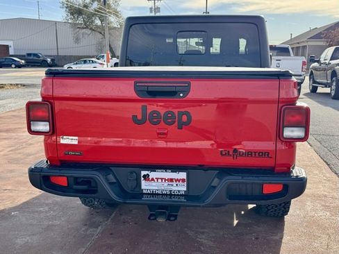 Used 2022 Jeep Gladiator Sport image 6