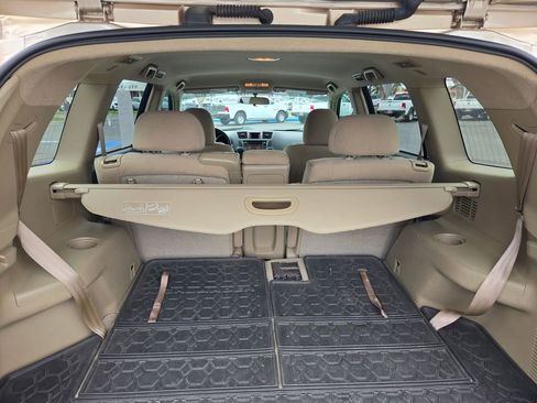 Used 2013 Toyota Highlander FWD image 13