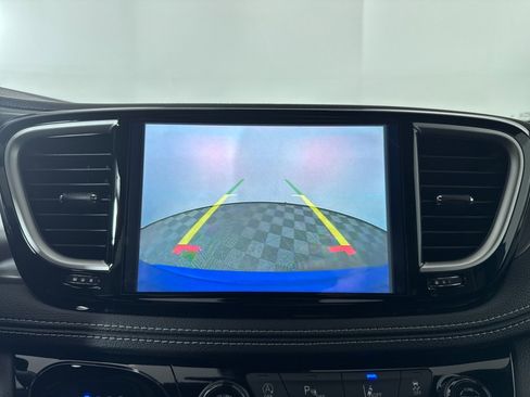New 2026 Chrysler Pacifica Select AWD/4WD image 19
