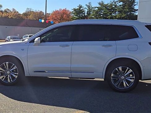 Used 2024 Cadillac XT6 Premium Luxury w/ Technology Package image 9