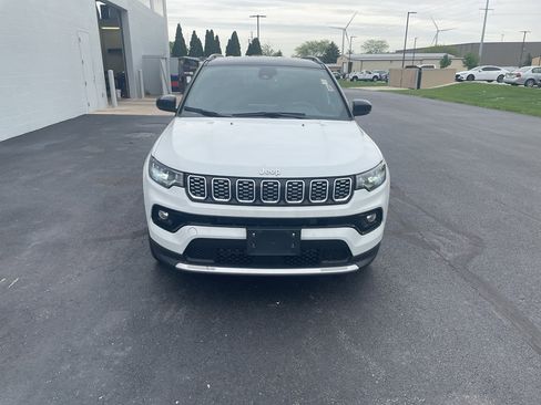 Used 2025 Jeep Compass Limited AWD/4WD image 15