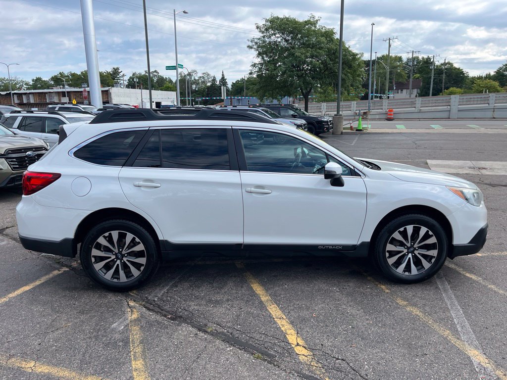 Used 2015 Subaru Outback 2.5i Limited AWD/4WD image 2
