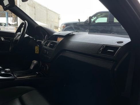 Used 2011 Mercedes-Benz C 300 4MATIC Sedan image 15