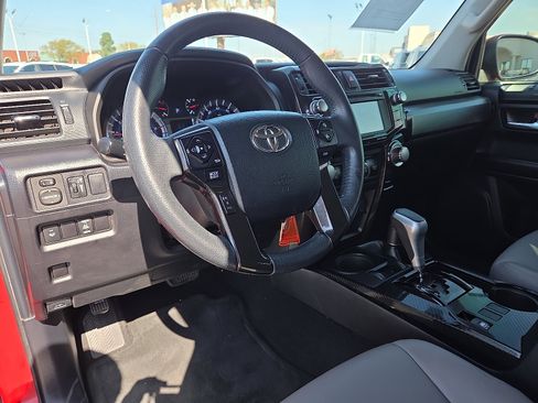 Used 2019 Toyota 4Runner TRD Off-Road image 12