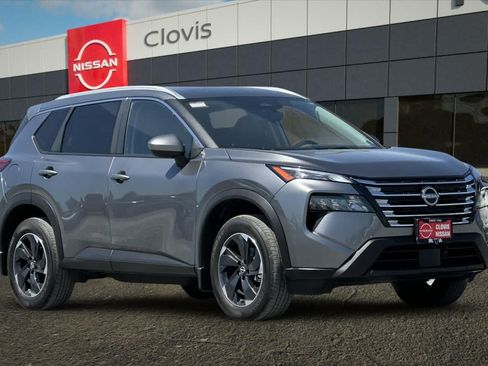 Used 2025 Nissan Rogue SV w/ SV Premium Package FWD image 10