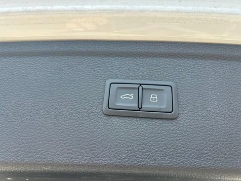 Used 2022 Audi Q5 2.0T Premium AWD/4WD image 19