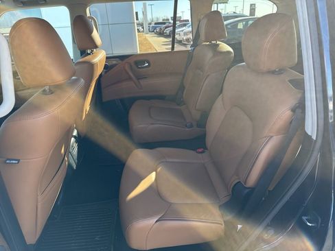 Used 2017 INFINITI QX80 Signature Edition w/ All Season Package image 13