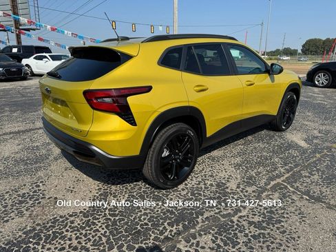 Used 2024 Chevrolet Trax ACTIV w/ Sunroof Package image 6