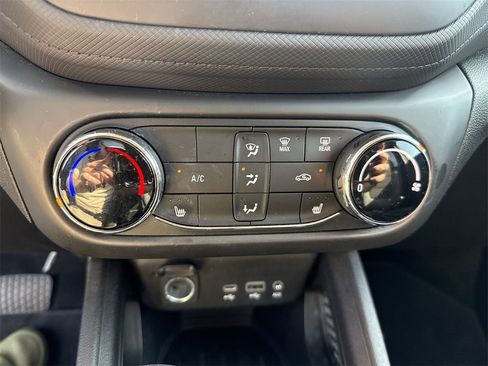 Used 2021 Chevrolet TrailBlazer LT image 27