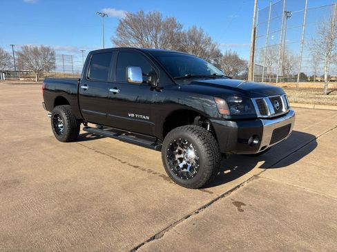 Used 2005 Nissan Titan LE w/ (U01) Nissan Navigation Pkg image 36