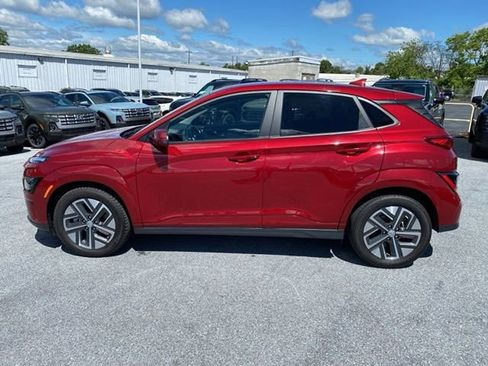 Certified 2023 Hyundai Kona SE w/ Cargo Package FWD image 8