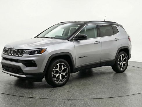 Used 2025 Jeep Compass Limited image 3