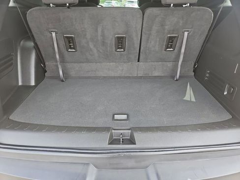 Used 2023 Chevrolet Traverse LT FWD image 23