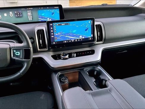 Used 2025 Ford Expedition Max Active image 6