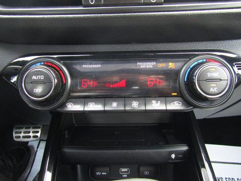 Used 2022 Kia Forte GT-Line w/ GT-Line Premium Package FWD image 17