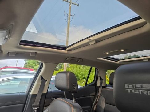 Used 2019 GMC Acadia SLT AWD/4WD image 12