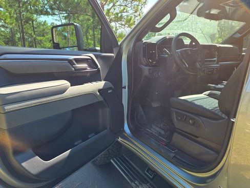 New 2026 Chevrolet Silverado 2500 ZR2 AWD/4WD image 13