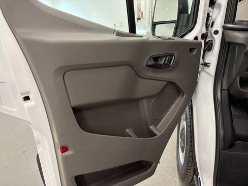 New 2026 Ford Transit 250 148 Medium Roof RWD image 12