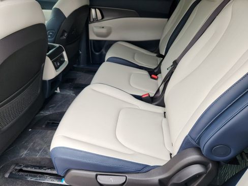 New 2026 Kia Carnival SX FWD image 22