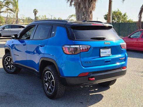 Used 2025 Jeep Compass Trailhawk AWD/4WD image 11