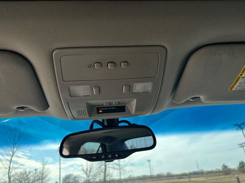 Used 2006 Cadillac STS V image 20