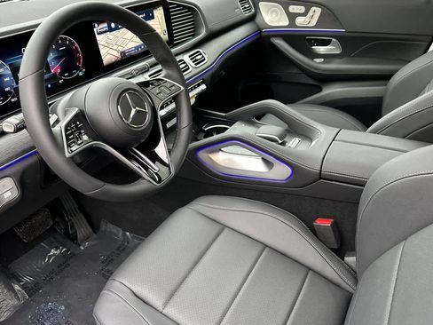 New 2026 Mercedes-Benz GLS 450 4MATIC image 9