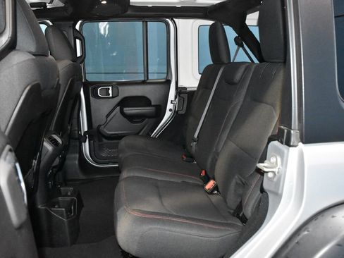 Used 2024 Jeep Wrangler Unlimited Rubicon image 19