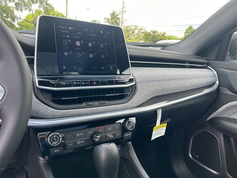 New 2025 Jeep Compass Latitude w/ Sun & Sound Group image 11