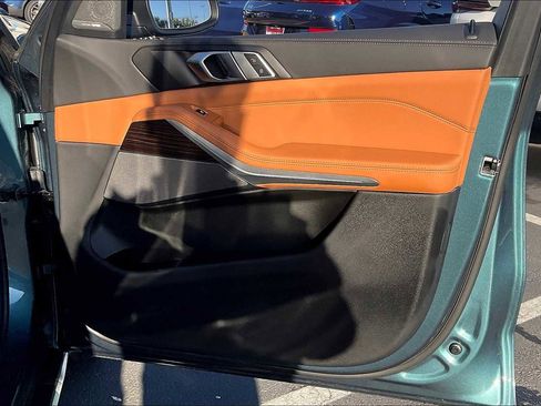 Used 2025 BMW X5 sDrive40i w/ Premium Package image 27