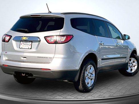 Used 2015 Chevrolet Traverse LS FWD image 2