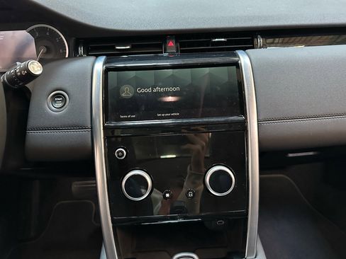 Used 2023 Land Rover Discovery Sport SE image 18