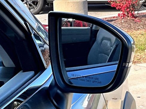 Used 2022 Nissan Pathfinder Platinum w/ Cargo Package image 25