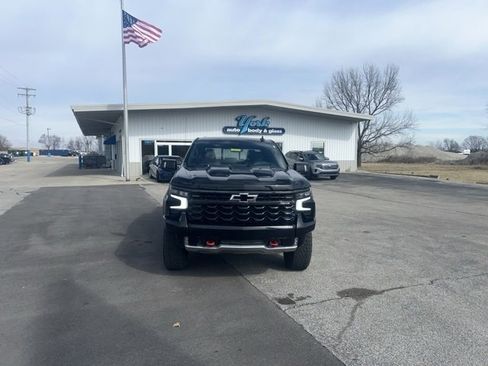 Used 2023 Chevrolet Silverado 1500 ZR2 w/ Technology Package image 4