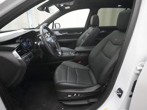 Used 2024 Cadillac XT6 Premium Luxury w/ LPO, Floor Liner Package image 7
