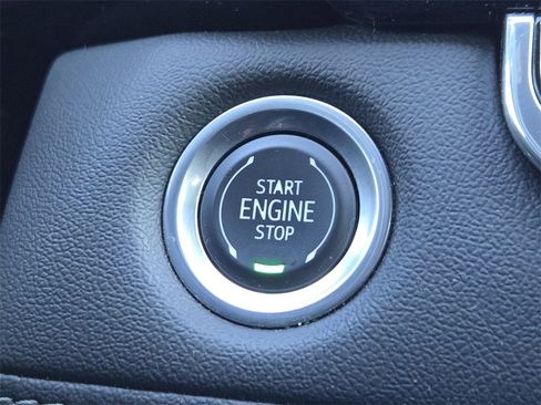 Used 2024 Chevrolet Colorado LT w/ LT Convenience Package II image 16