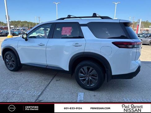 Certified 2025 Nissan Pathfinder SV w/ SV Premium Package image 16