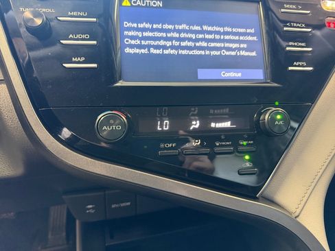Certified 2019 Toyota Camry SE FWD image 20
