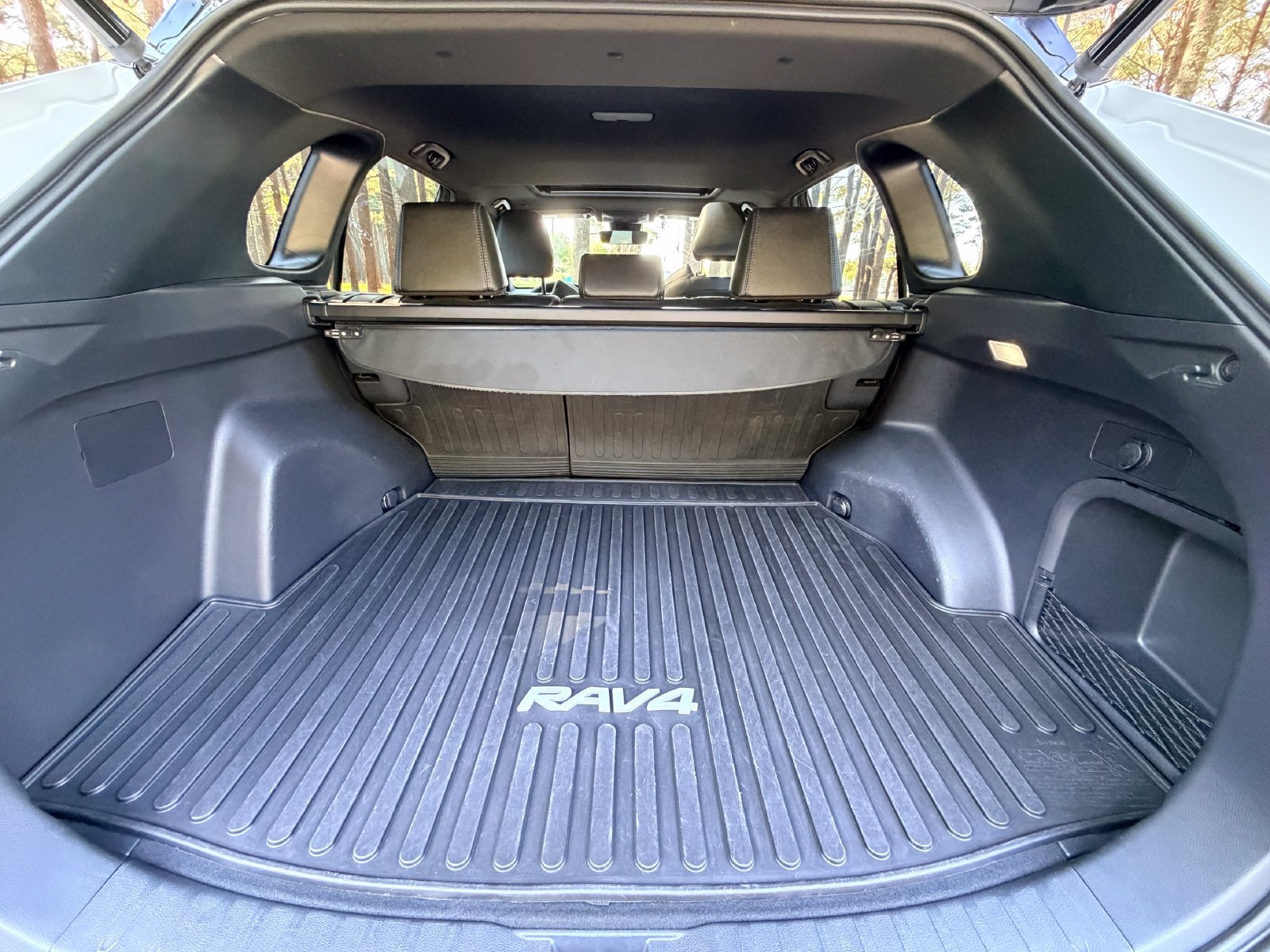 Used 2023 Toyota RAV4 XSE AWD/4WD image 16