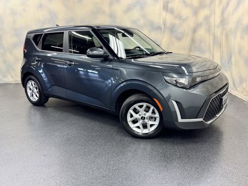 Used 2025 Kia Soul LX w/ LX Technology Package image 8