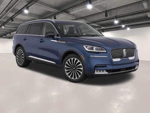 Used 2020 Lincoln Aviator Reserve w/ Equipment Group 201A AWD/4WD image 2