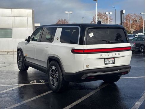 Used 2023 Rivian R1S Adventure image 7