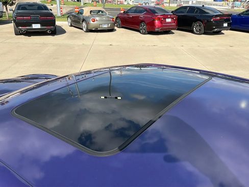 Used 2016 Dodge Charger R/T w/ Plus Group RWD image 33
