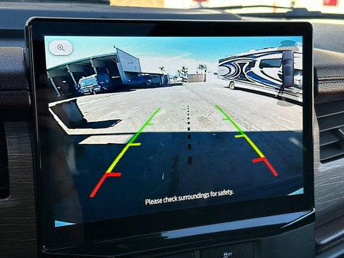 Used 2023 Ford Expedition Limited image 24