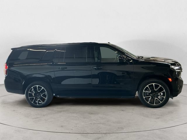 Used 2022 Chevrolet Suburban RST AWD/4WD image 4
