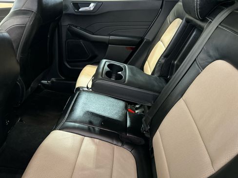 Used 2022 Ford Escape Titanium w/ Titanium Elite Package AWD/4WD image 5