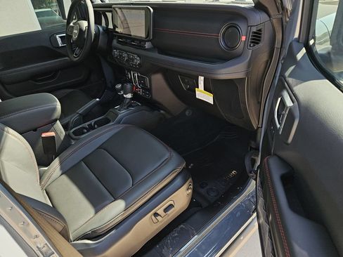New 2026 Jeep Wrangler Unlimited Rubicon AWD/4WD image 7