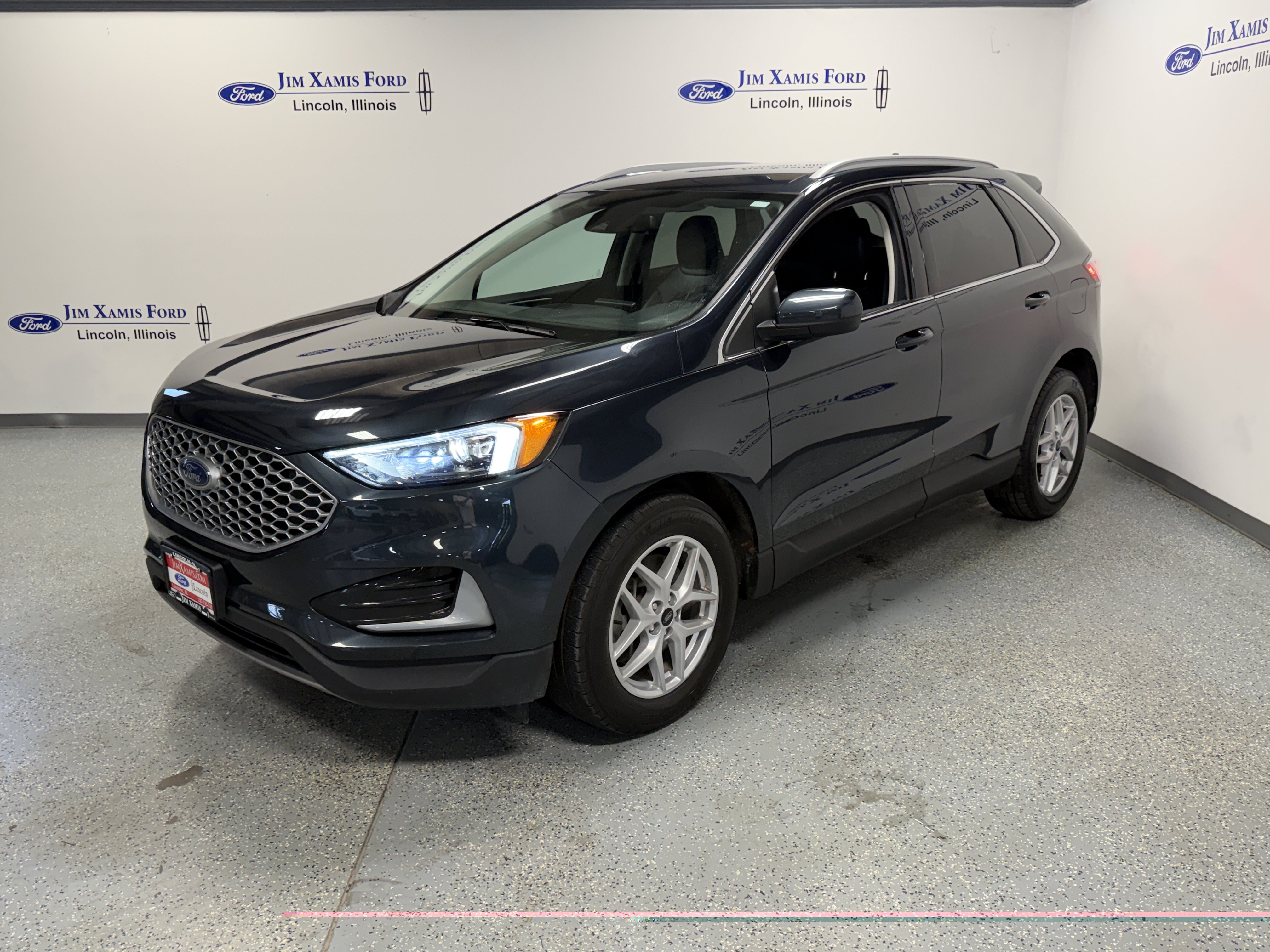 Used 2023 Ford Edge SEL AWD/4WD image 3