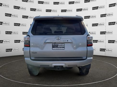 Used 2018 Toyota 4Runner SR5 image 5