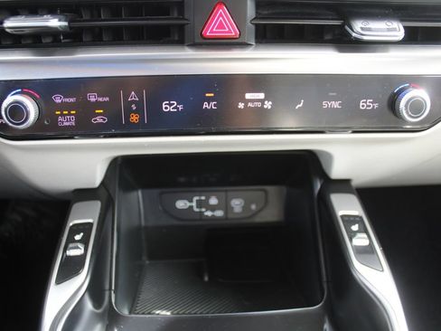 Used 2024 Kia Sorento X-Line EX AWD/4WD image 43