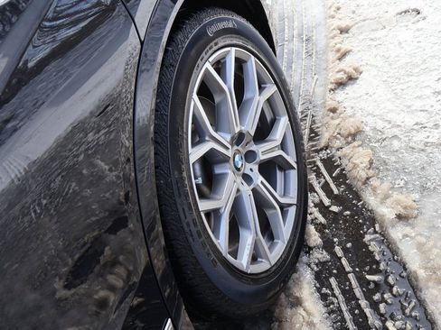 Used 2023 BMW X7 xDrive40i w/ Premium Package image 41